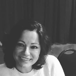 Meet your Posher, Adriana